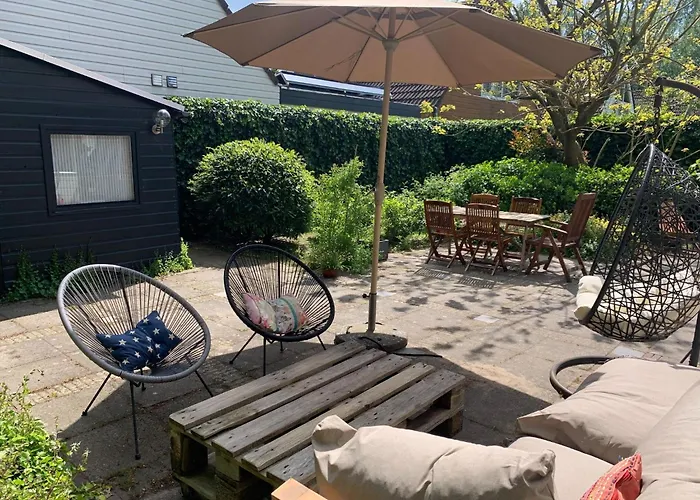 Near Noordwijk * Noordwijkerhout